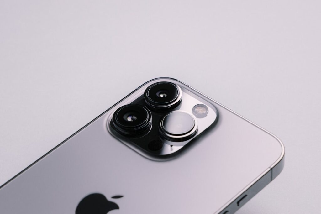Photo via Unsplash by Howard Bouchevereau