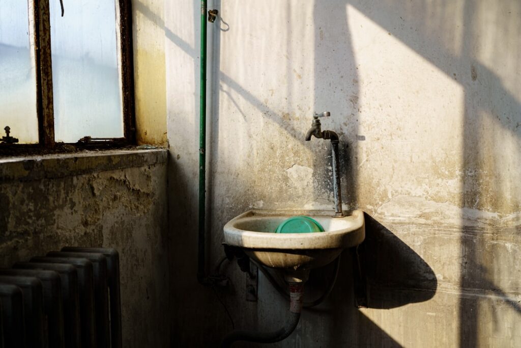 Photo via Unsplash by X F