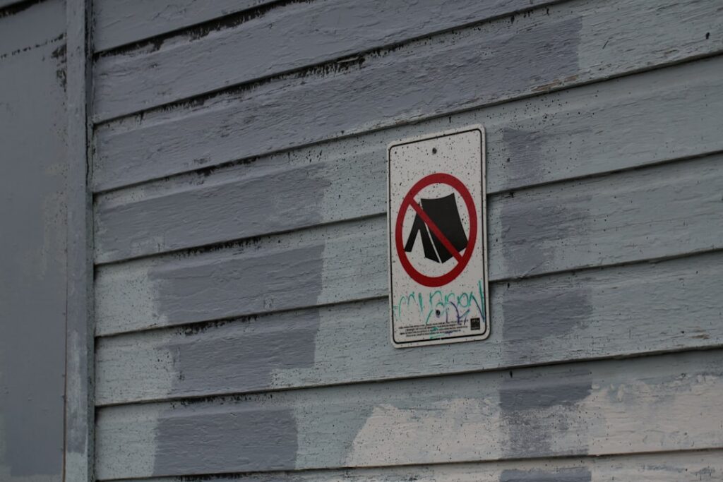 Photo via Unsplash by Sean Thoman