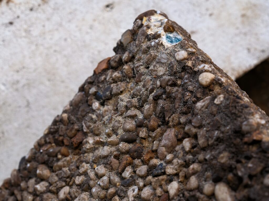 Photo via Unsplash by Haberdoedas