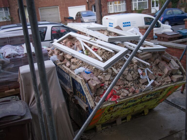 Vermiculite Removal: Process, Risks and Cost Drivers