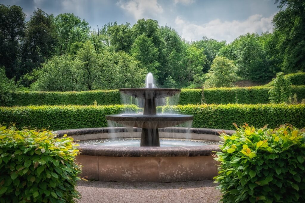 Photo via Unsplash by Peter Herrmann
