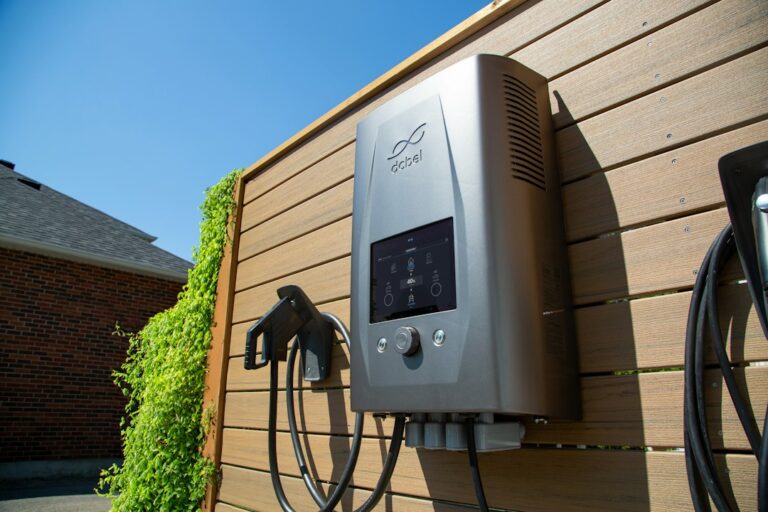 Home Battery Backup: How It Works, Sizing and Costs