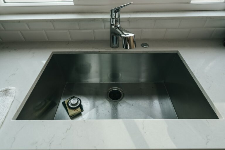 Kitchen Sink Sprayer: Fixing Leaks, Weak Spray and Hose Problems